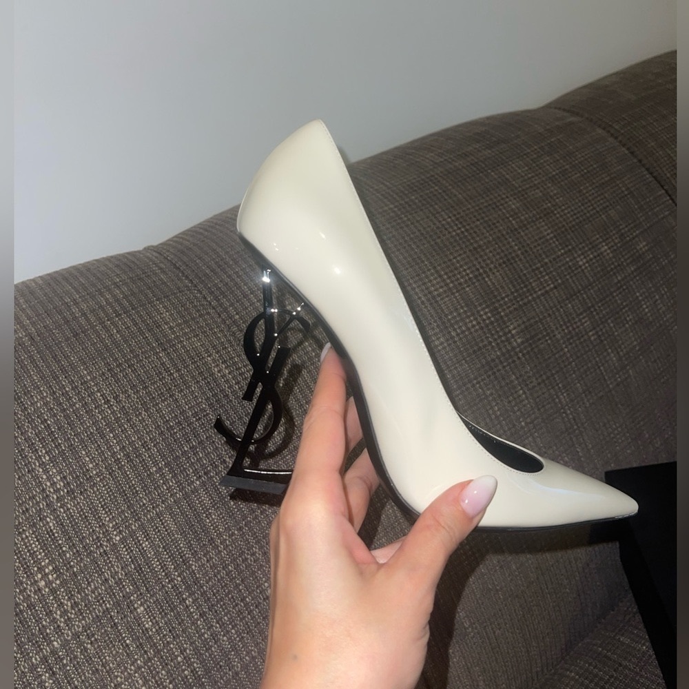 Yves Saint Laurent White Patent Opyum Logo Heel Pump